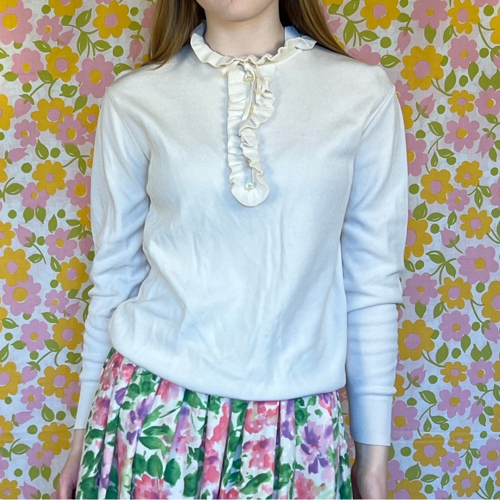 Vintage 1960s long sleeve lightweight sweater top size small